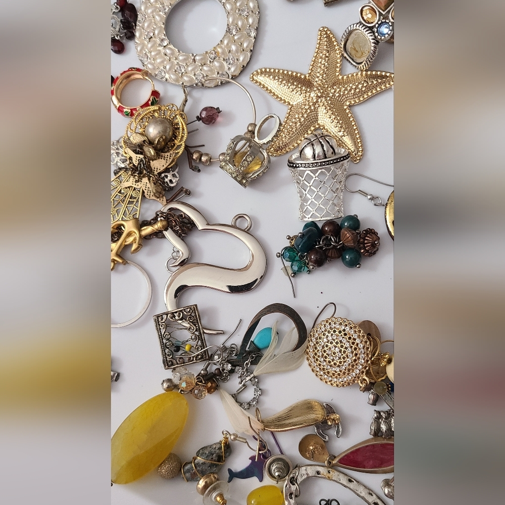 Craft Jewelry Lot Beads Bits Baubles Estate TONS Great pieces Pendants Charms - Picture 6 of 16